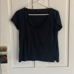 Plain black t shirt